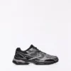 Asymetryczny detal sportowy – Sneakersy