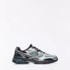 Asymetryczny detal sportowy – Sneakersy Asymetryczny detal sportowy – Sneakersy