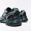 Asymetryczny detal sportowy – Sneakersy Asymetryczny detal sportowy – Sneakersy