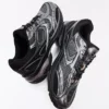 Asymetryczny detal sportowy – Sneakersy