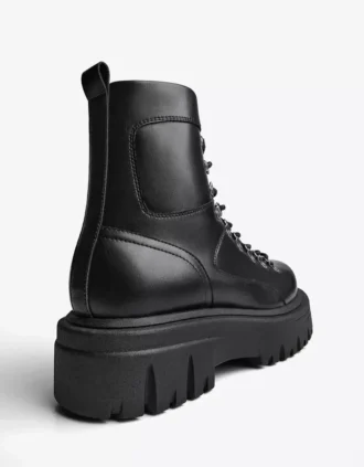 Botki z metalicznymi detalami – botki