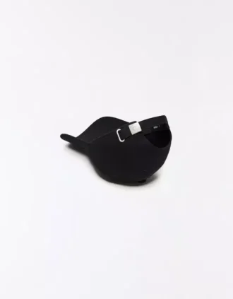 Czapka z haftem – Akcesoria