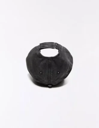 Czapka z haftem – Akcesoria
