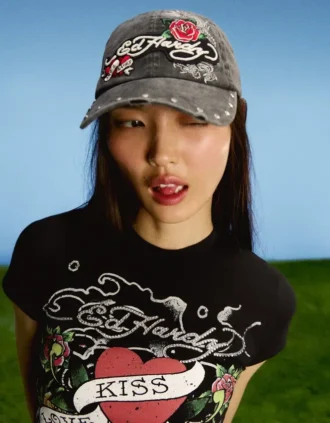 Czapka z haftem Ed Hardy X Bershka