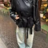 Dżinsy z bardzo szerokimi nogawkami i niskim stanem – #Bershkastyle – damskie Dżinsy z bardzo szerokimi nogawkami i niskim stanem – #Bershkastyle – damskie