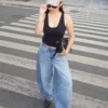 Dżinsy z niskim stanem i szerokimi nogawkami Wide Leg z guzikami z przodu