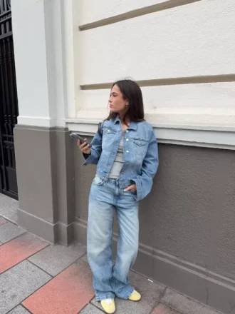 Dżinsy z wysokim stanem, proste i z Wide Leg nogawkami Dżinsy z wysokim stanem, proste i z Wide Leg nogawkami