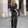 Dżinsy z wysokim stanem, proste i z Wide Leg – spodnie