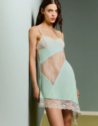 Koronkowa sukienka typu slip