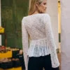Koronkowy T-shirt z falbanami – #Bershkastyle – damski