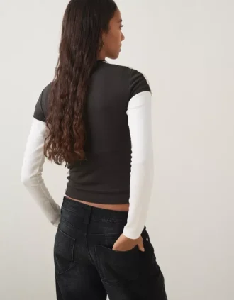 Koszulka z krótkim rękawem i nadrukiem sportowym – T-shirty