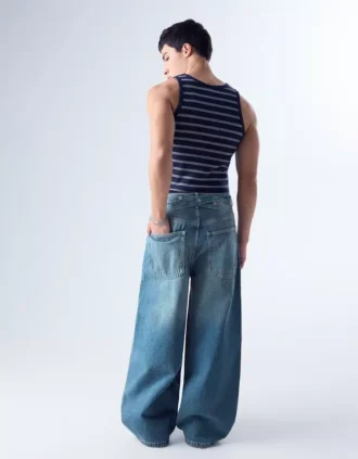 Luźne jeansy z klamrą z tyłu – Jeansy