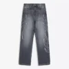 Luźne jeansy z naszywką Luźne jeansy z naszywką