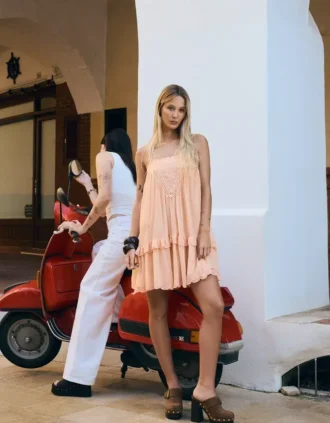 Mini sukienka w stylu boho