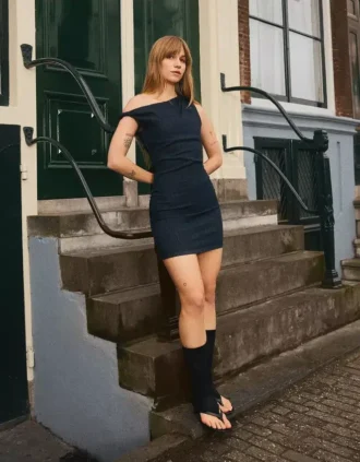 Mini sukienka z odkrytymi ramionami z Denimu – Sukienki i kombinezony