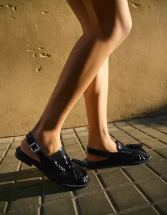 Mokasyny bez zapięcia z frędzlami