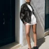 Skórzana kurtka z kołnierzem w kształcie lejka – damska