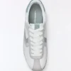 Sneakersy w stylu retro z cienką podeszwą