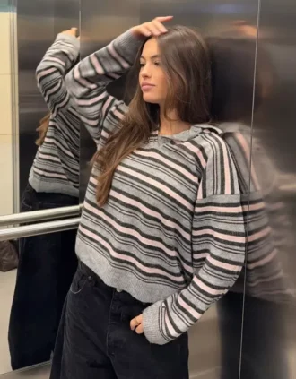 Sweter w paski z kołnierzykiem polo