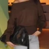 Sweter z asymetrycznym ściągaczem u dołu Sweter z asymetrycznym ściągaczem u dołu