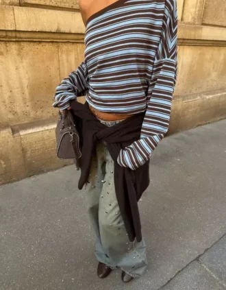 Dżinsy typu boyfriend z niskim stanem i ćwiekami