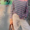 T-shirt z długim rękawem i asymetrycznym kołnierzem z nadrukiem – #Bershkastyle – damska