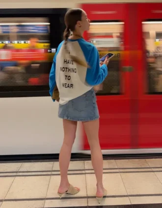 T-shirt z długim rękawem i kontrastowym nadrukiem