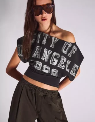 T-shirt z krótkim rękawem i asymetrycznym nadrukiem