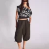 T-shirt z krótkim rękawem i asymetrycznym nadrukiem