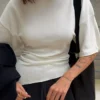 T-shirt z krótkim rękawem i marszczeniem