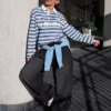 T-shirt z nadrukiem, długim rękawem i kołnierzykiem polo – #Bershkastyle – damska