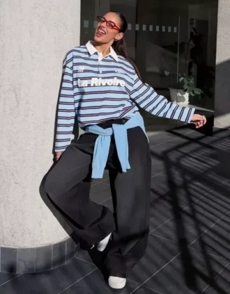 T-shirt z nadrukiem, długim rękawem i kołnierzykiem polo – #Bershkastyle – damska T-shirt z nadrukiem, długim rękawem i kołnierzykiem polo – #Bershkastyle – damska