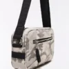 Torba crossbody z nadrukiem – Akcesoria Torba crossbody z nadrukiem – Akcesoria
