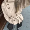 Trencz z kołnierzem w kształcie lejka
